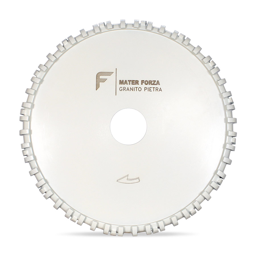 Mater-Forza-V-convessa